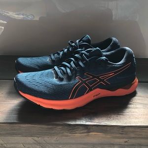ASICS Gel-Nimbus 24 running shoes - men’s 11 navy/orange - BRAND NEW